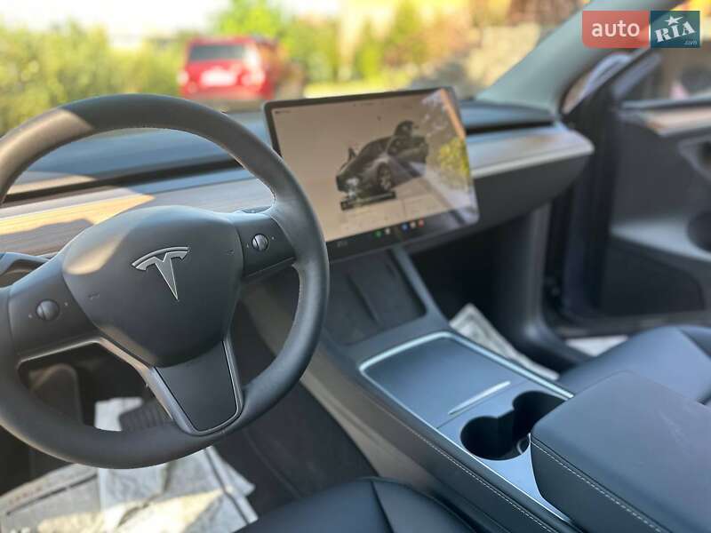 Позашляховик / Кросовер Tesla Model Y 2023 в Львові