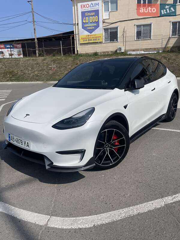 Tesla Model Y 2023