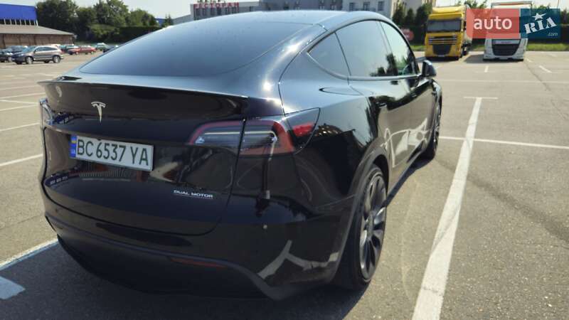 Внедорожник / Кроссовер Tesla Model Y 2021 в Львове