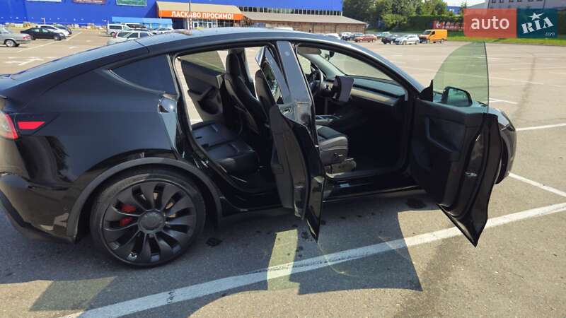Внедорожник / Кроссовер Tesla Model Y 2021 в Львове