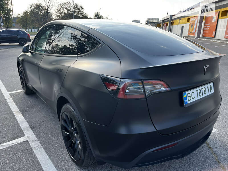 Внедорожник / Кроссовер Tesla Model Y 2023 в Львове