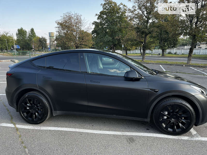 Внедорожник / Кроссовер Tesla Model Y 2023 в Львове