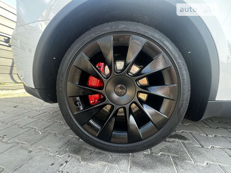 Позашляховик / Кросовер Tesla Model Y 2022 в Чернівцях фото 42 Позашляховик / Кросовер Tesla Model Y 2022 в Чернівцях