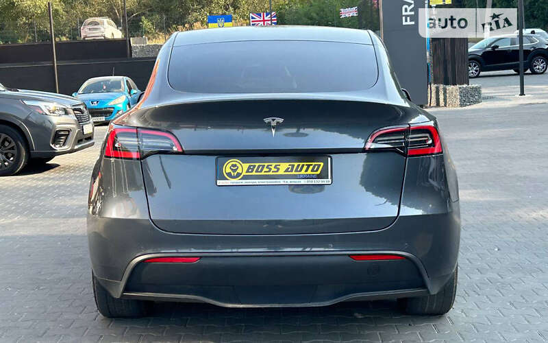 Позашляховик / Кросовер Tesla Model Y 2020 в Чернівцях