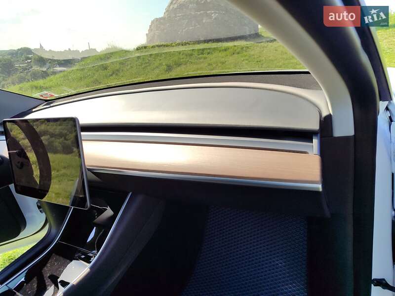 Внедорожник / Кроссовер Tesla Model Y 2020 в Каменец-Подольском
