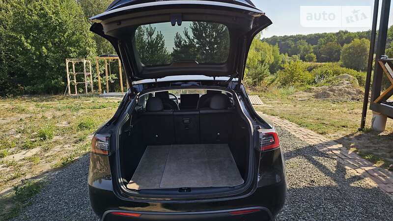 Позашляховик / Кросовер Tesla Model Y 2023 в Луцьку