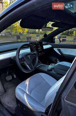 Внедорожник / Кроссовер Tesla Model Y 2021 в 