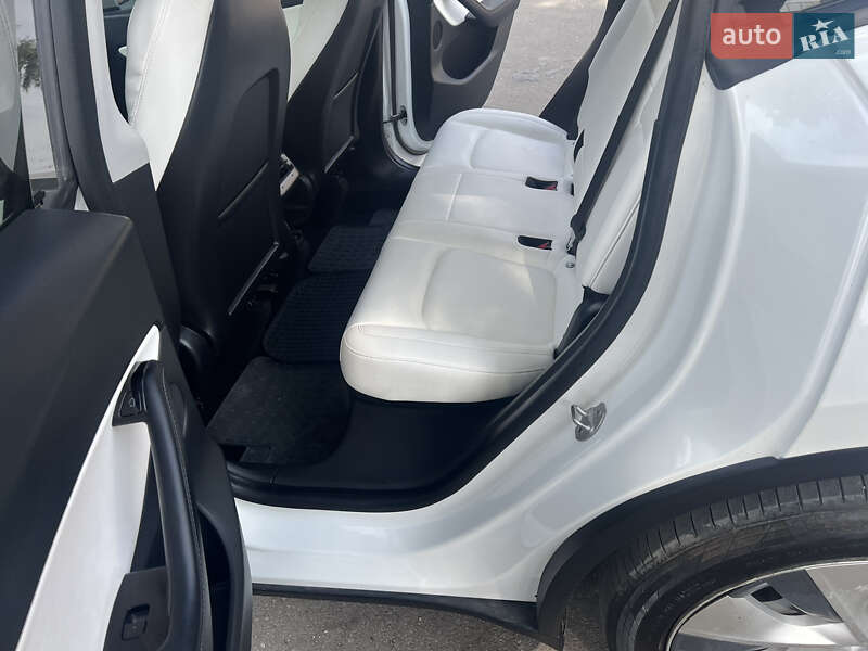 Внедорожник / Кроссовер Tesla Model Y 2020 в Тернополе