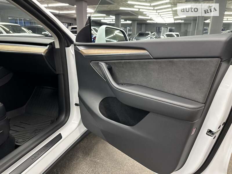 Внедорожник / Кроссовер Tesla Model Y 2022 в Харькове