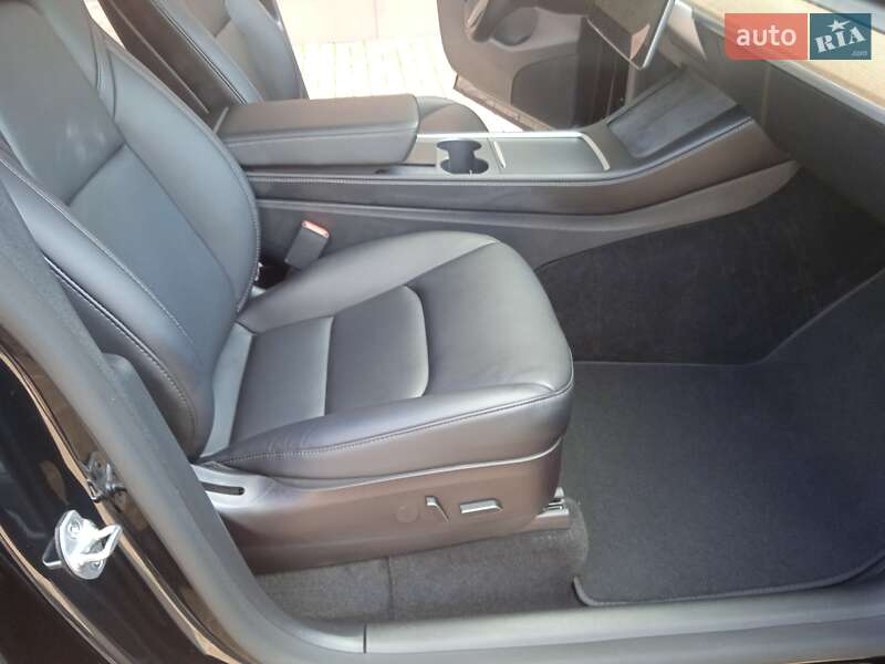 Внедорожник / Кроссовер Tesla Model Y 2022 в Костополе