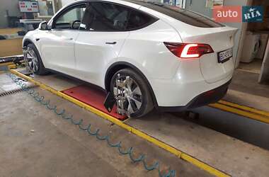 Внедорожник / Кроссовер Tesla Model Y 2021 в 