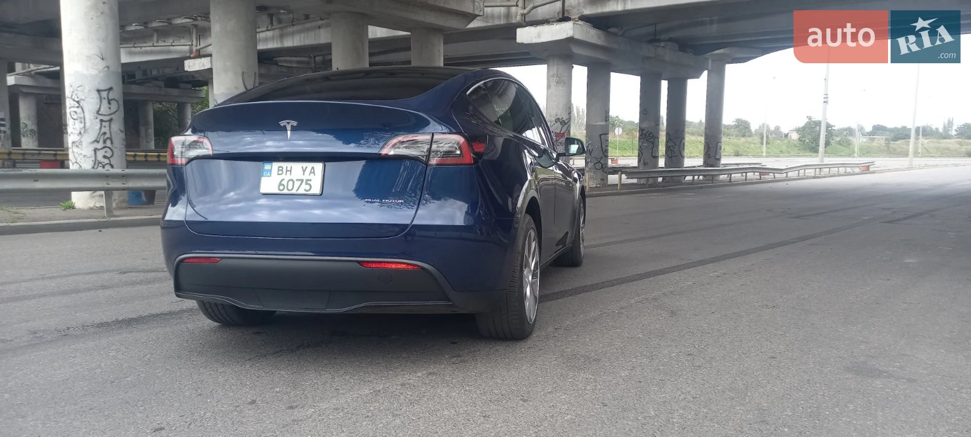 2023 Tesla Model Y - мініатюра 3