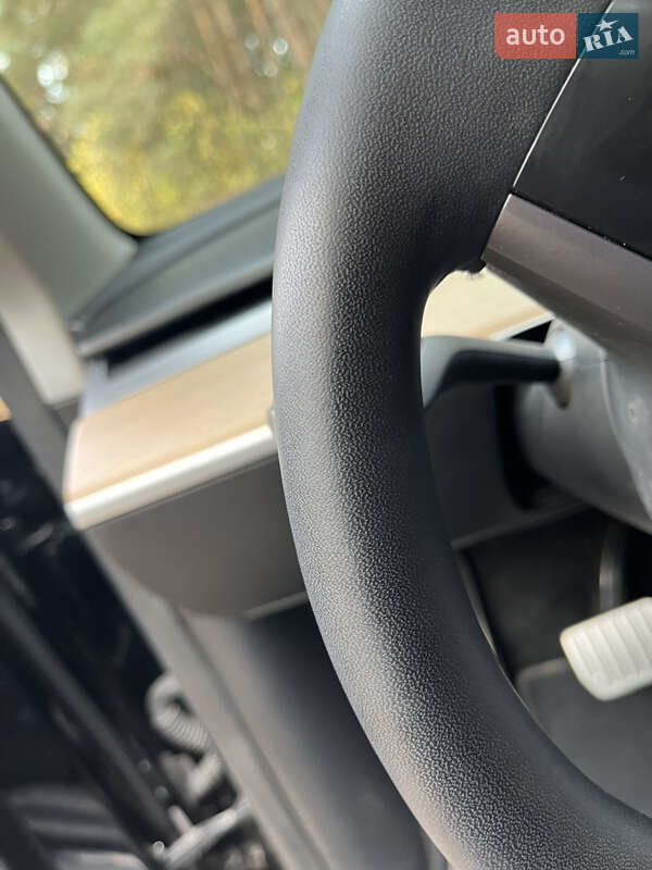 Внедорожник / Кроссовер Tesla Model Y 2021 в Полтаве