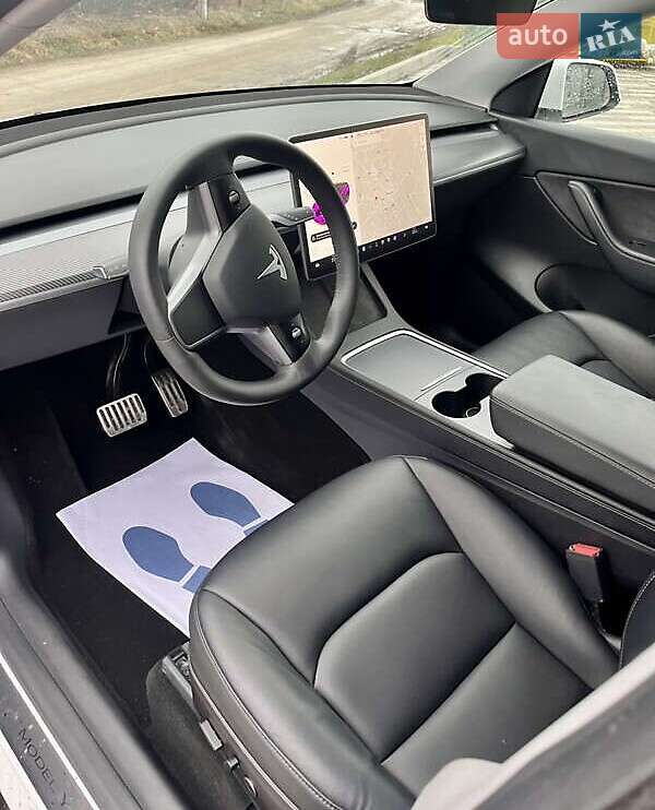 Позашляховик / Кросовер Tesla Model Y 2021 в Києві
