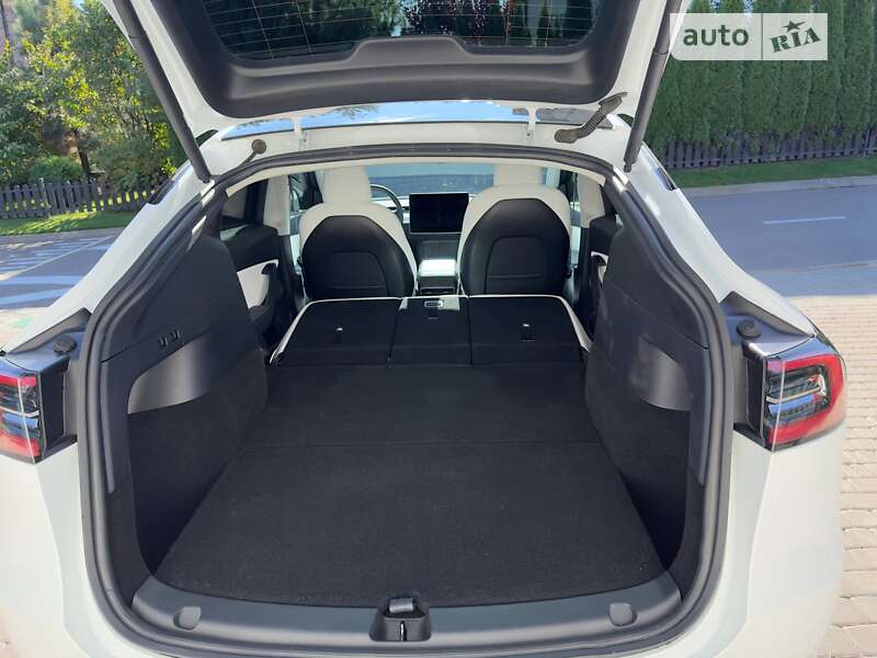 Позашляховик / Кросовер Tesla Model Y 2021 в Києві фото 14 Позашляховик / Кросовер Tesla Model Y 2021 в Києві