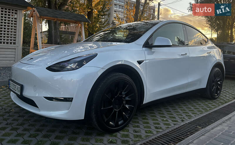 Tesla Model Y 2022