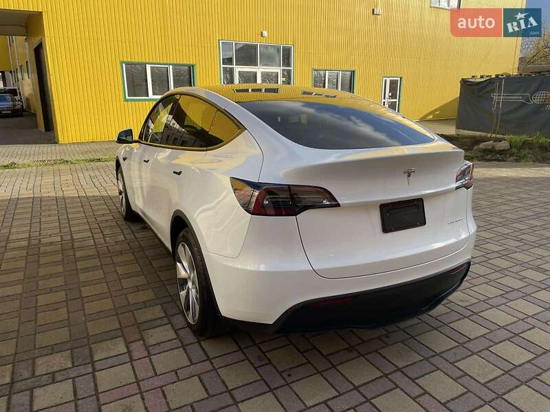 Внедорожник / Кроссовер Tesla Model Y 2023 в Львове