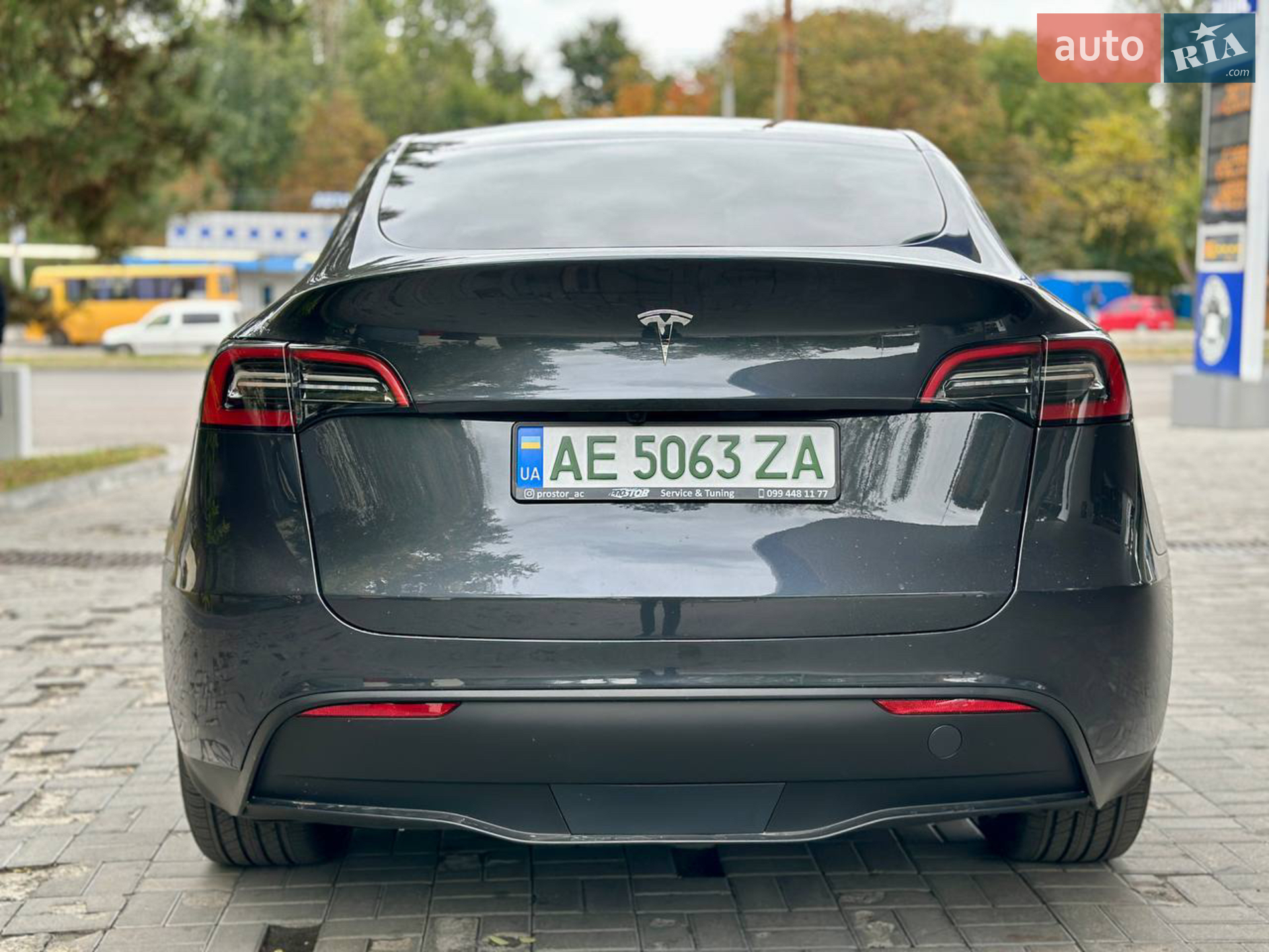 2024 Tesla Model Y - мініатюра 9