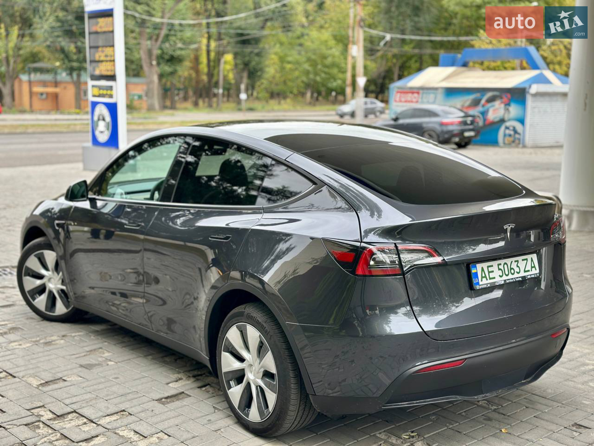 2024 Tesla Model Y - мініатюра 8