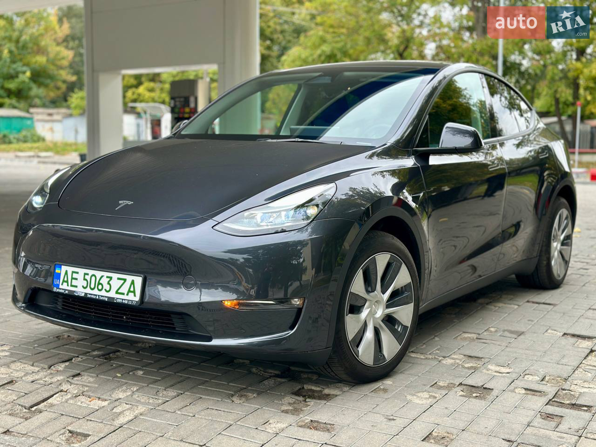 2024 Tesla Model Y - мініатюра 3
