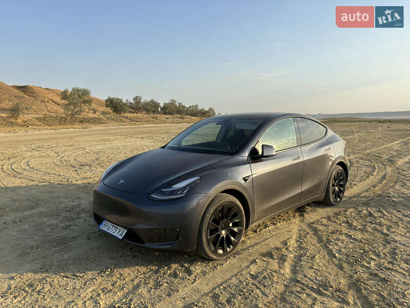 Tesla Model Y 2021