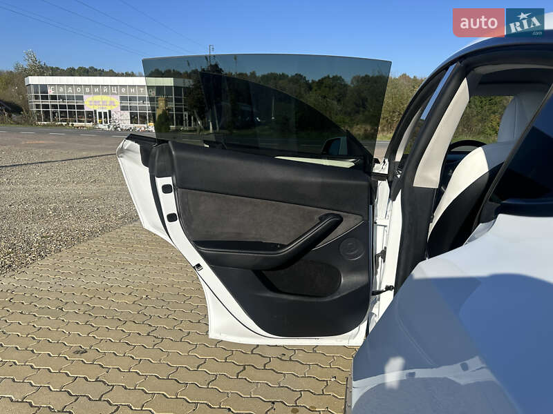 Внедорожник / Кроссовер Tesla Model Y 2022 в Коломые