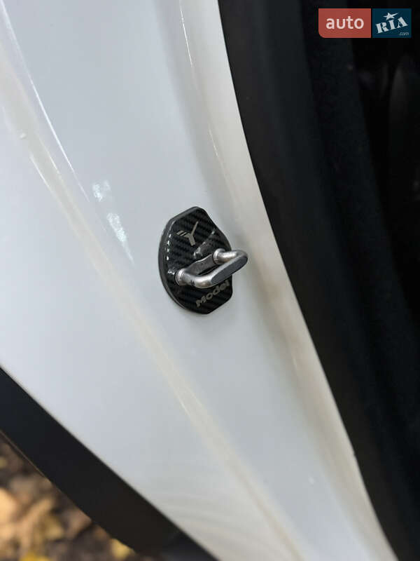 Внедорожник / Кроссовер Tesla Model Y 2022 в Тернополе фото 37 Внедорожник / Кроссовер Tesla Model Y 2022 в Тернополе