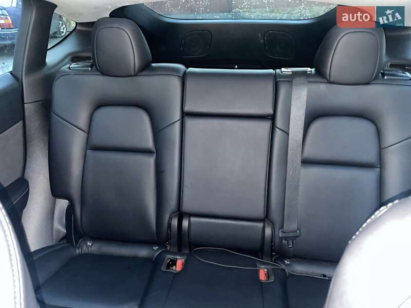 Позашляховик / Кросовер Tesla Model Y 2021 в Львові