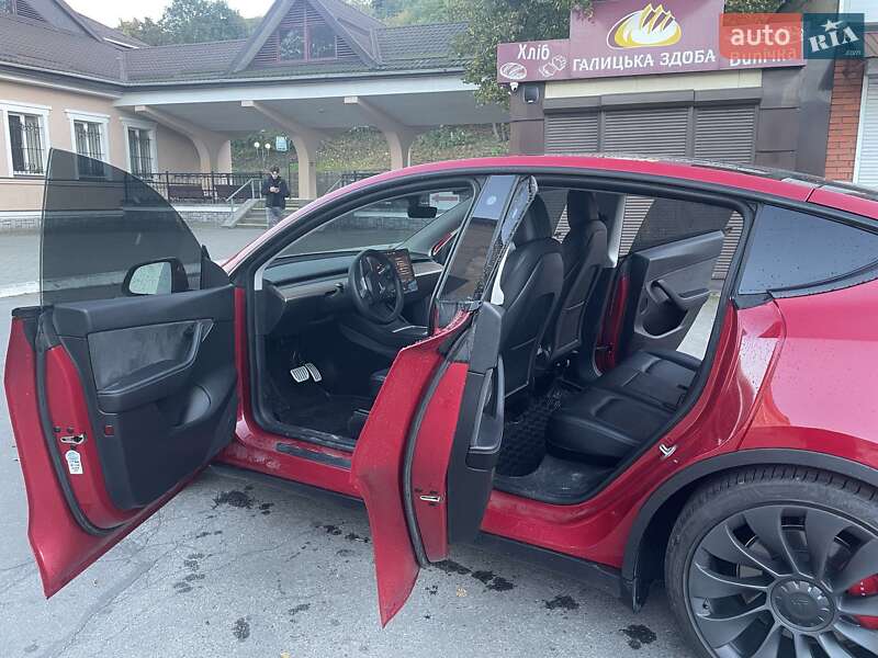 Позашляховик / Кросовер Tesla Model Y 2021 в Львові