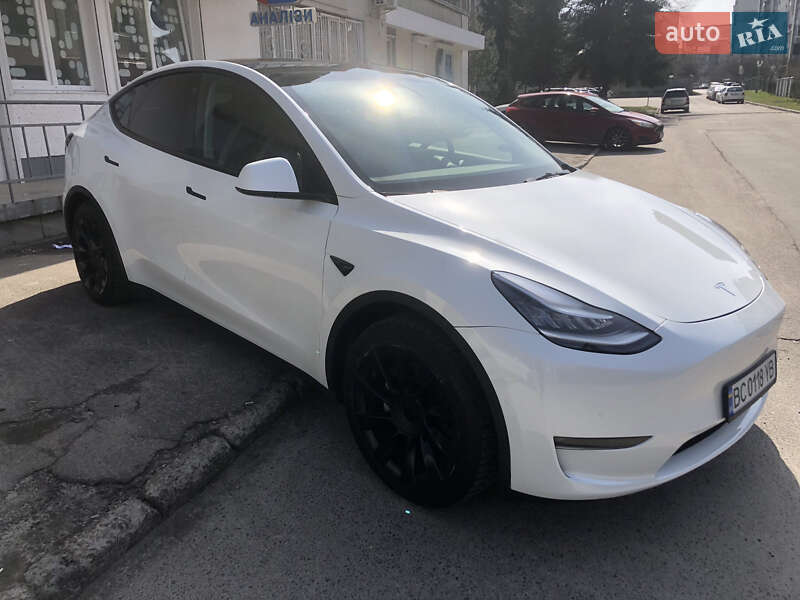 Позашляховик / Кросовер Tesla Model Y 2021 в Львові