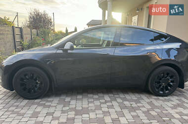 Внедорожник / Кроссовер Tesla Model Y 2024 в 