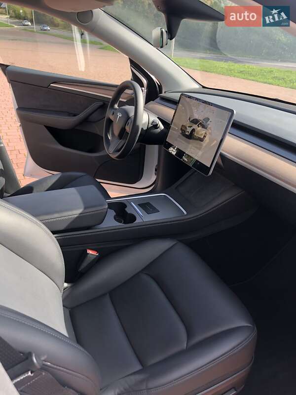 Позашляховик / Кросовер Tesla Model Y 2023 в Трускавці