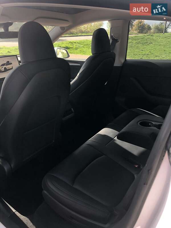 Позашляховик / Кросовер Tesla Model Y 2023 в Трускавці