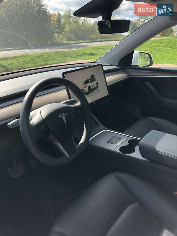 Позашляховик / Кросовер Tesla Model Y 2023 в Трускавці
