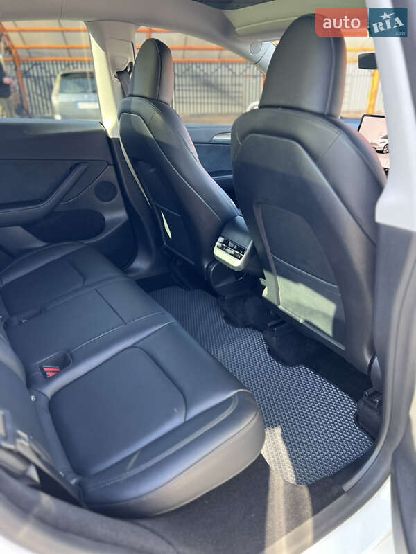 Внедорожник / Кроссовер Tesla Model Y 2022 в Харькове