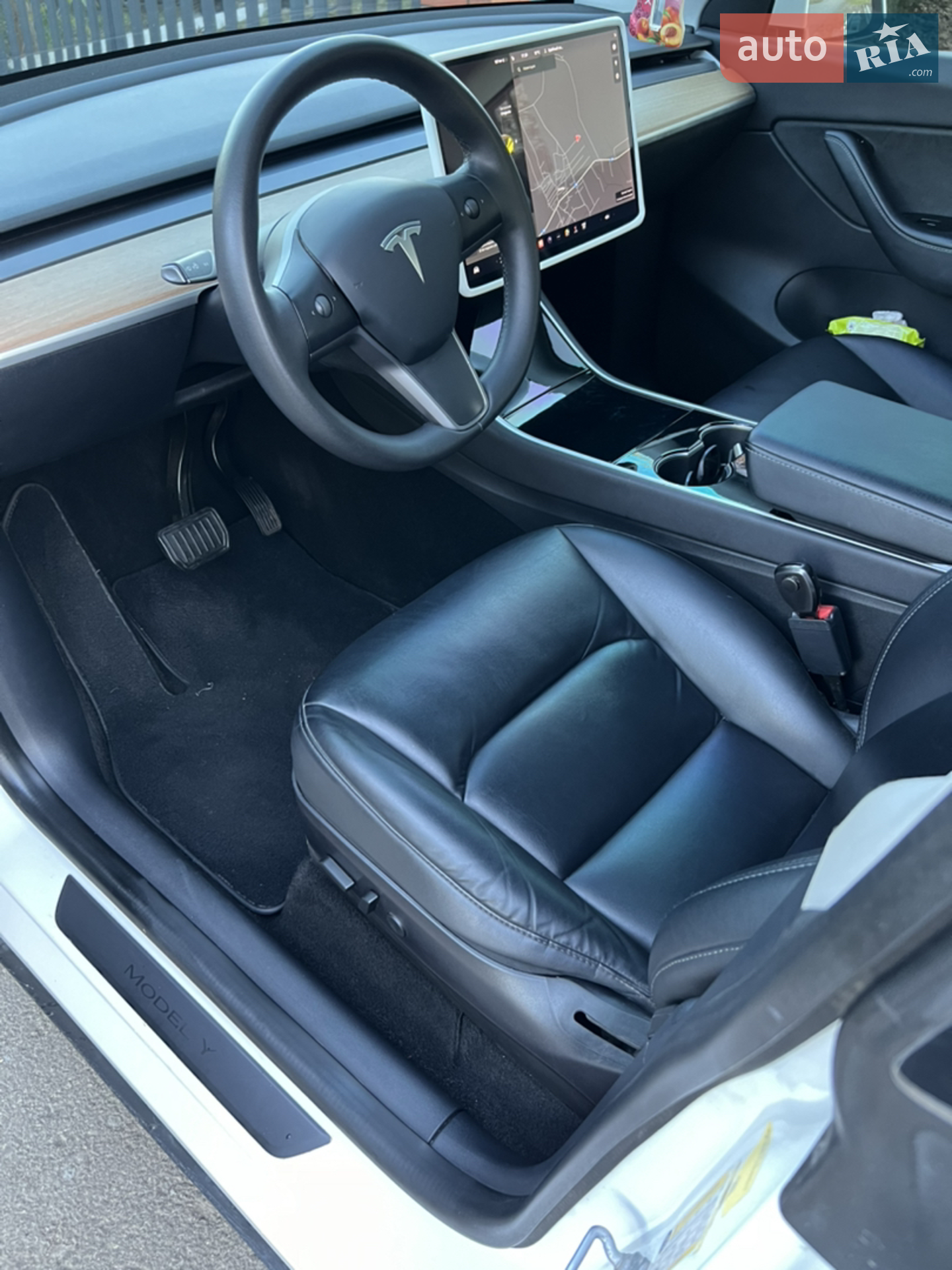 2020 Tesla Model Y - мініатюра 3