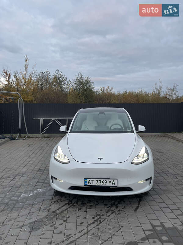 Позашляховик / Кросовер Tesla Model Y 2021 в Івано-Франківську