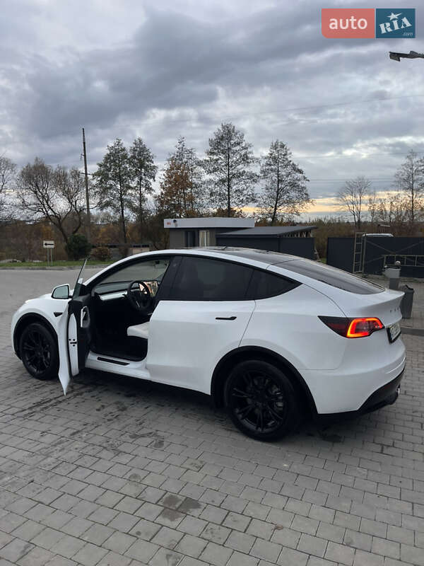 Внедорожник / Кроссовер Tesla Model Y 2021 в Ивано-Франковске фото 14 Внедорожник / Кроссовер Tesla Model Y 2021 в Ивано-Франковске