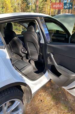 Позашляховик / Кросовер Tesla Model Y 2023 в 