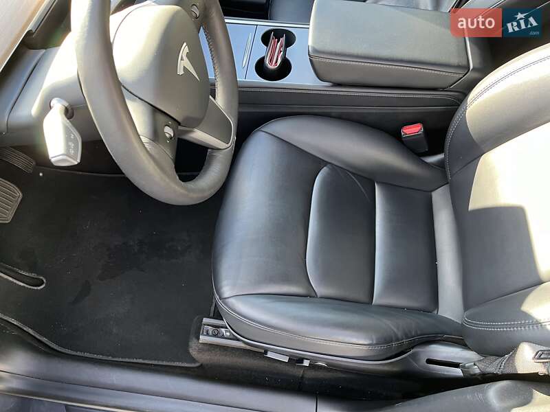 Внедорожник / Кроссовер Tesla Model Y 2021 в Днепре