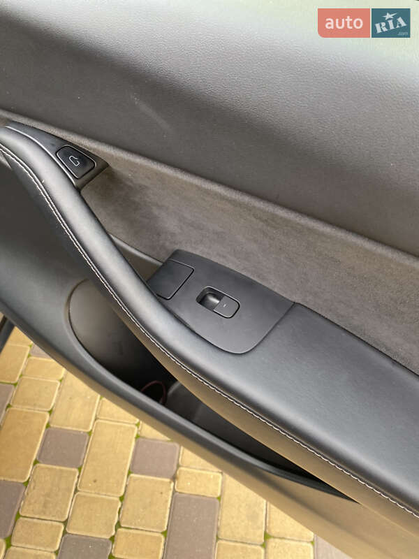 Внедорожник / Кроссовер Tesla Model Y 2022 в Виннице