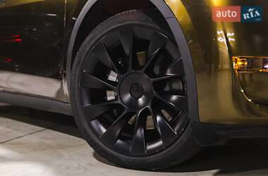 Внедорожник / Кроссовер Tesla Model Y 2021 в 