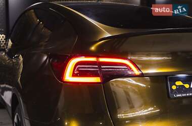 Внедорожник / Кроссовер Tesla Model Y 2021 в 