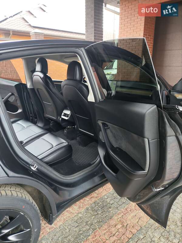 Внедорожник / Кроссовер Tesla Model Y 2021 в Сумах