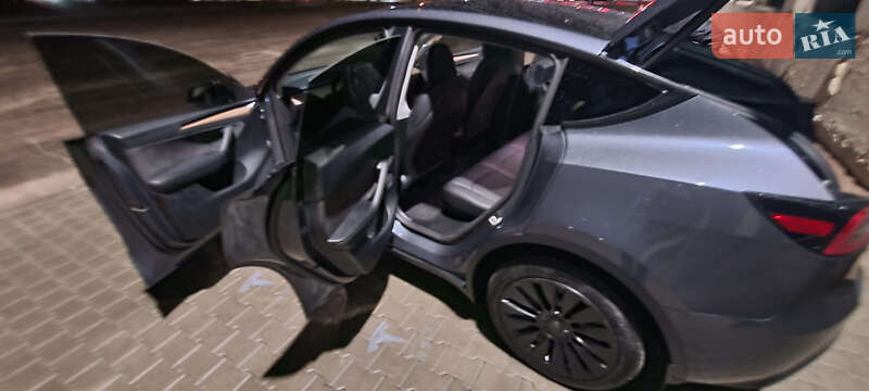 Позашляховик / Кросовер Tesla Model Y 2023 в Тернополі