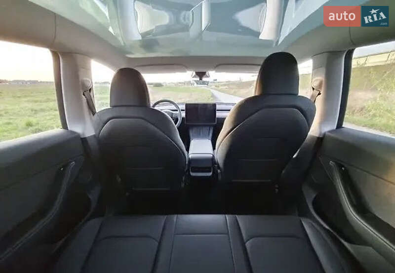 Внедорожник / Кроссовер Tesla Model Y 2023 в Киеве