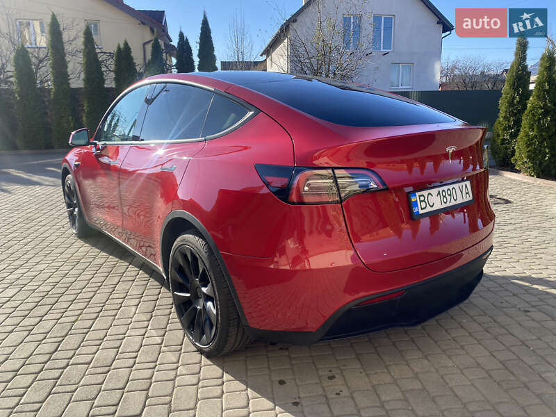 Позашляховик / Кросовер Tesla Model Y 2021 в Львові