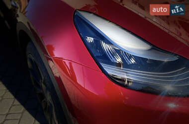 Внедорожник / Кроссовер Tesla Model Y 2021 в 