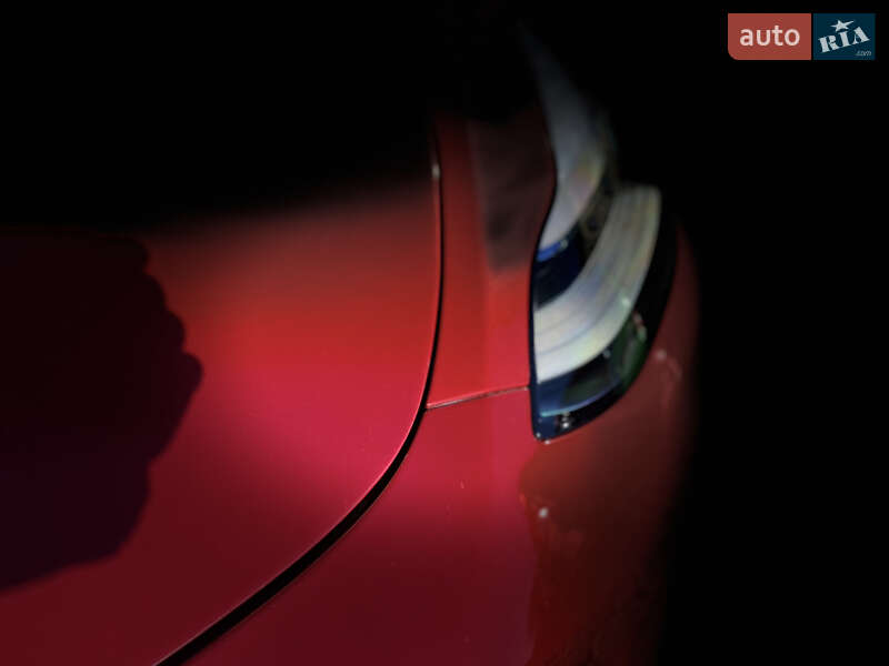 Позашляховик / Кросовер Tesla Model Y 2021 в Львові