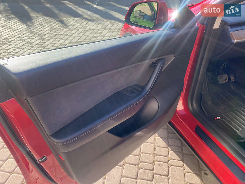 Позашляховик / Кросовер Tesla Model Y 2021 в Львові фото 37 Позашляховик / Кросовер Tesla Model Y 2021 в Львові